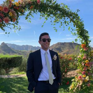 Meet your Posher, Dutton